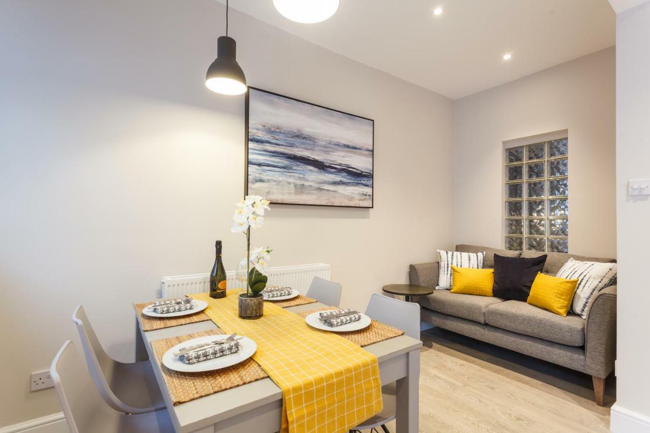 Апартаменты Stylish Town Centre House - 300Mbps, Parking & Sunny Decking Борнмут Экстерьер фото