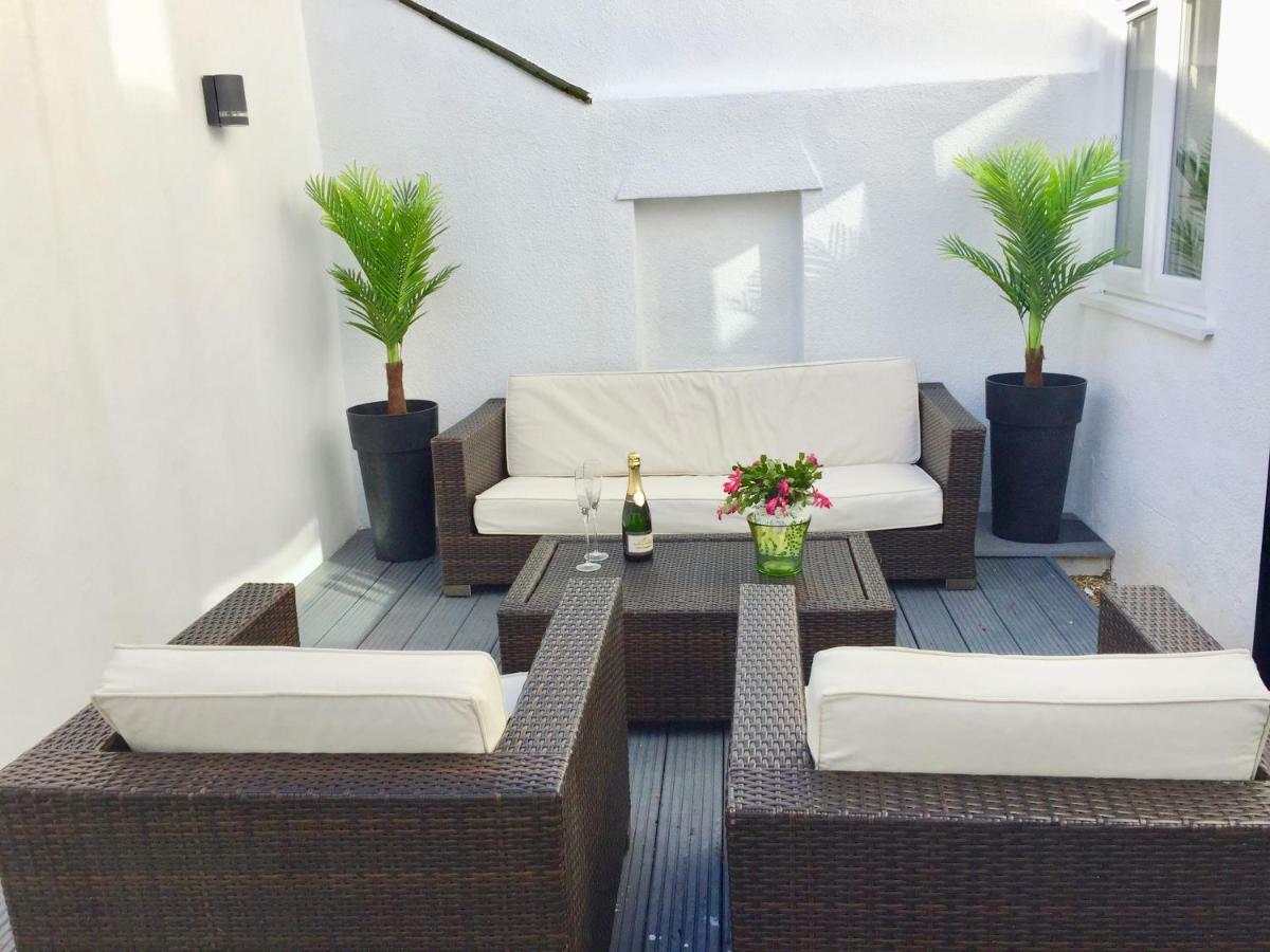Апартаменты Stylish Town Centre House - 300Mbps, Parking & Sunny Decking Борнмут Экстерьер фото